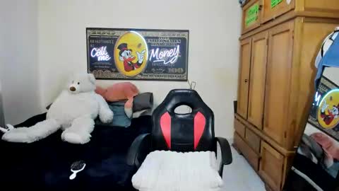 Snapshot of erick_de_rossee chatting on 04/15/26, 06:59 erick_de_rossee online show from 04/15/26, 06:59