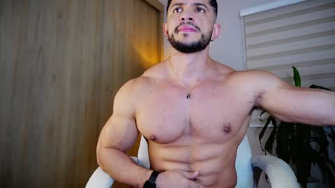 Snapshot of erick_thompson chatting on 01/07/25, 10:41 Erick Thompson online show from 01/07/25, 10:41