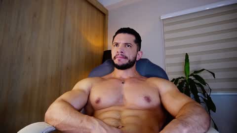 Snapshot of erick_thompson chatting on 01/18/25, 07:37 Erick Thompson online show from 01/18/25, 07:37