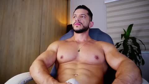 Snapshot of erick_thompson chatting on 03/07/25, 06:11 Erick Thompson online show from 03/07/25, 06:11