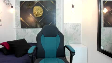 Snapshot of erick_zhimerman chatting on 02/20/25, 03:45 online show from 02/20/25, 03:45