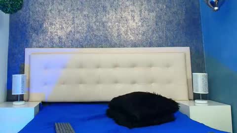 Snapshot of erick_zhimerman chatting on 09/24/25, 02:37 online show from 09/24/25, 02:37