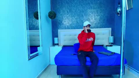 Snapshot of erick_zhimerman chatting on 10/12/25, 04:11 online show from 10/12/25, 04:11