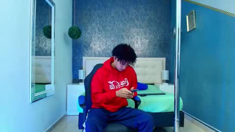 Snapshot of erick_zhimerman chatting on 10/13/25, 03:39 online show from 10/13/25, 03:39