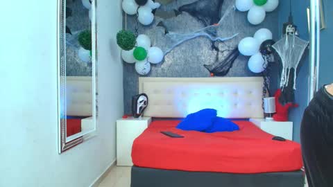 Snapshot of erick_zhimerman chatting on 10/29/25, 03:20 online show from 10/29/25, 03:20