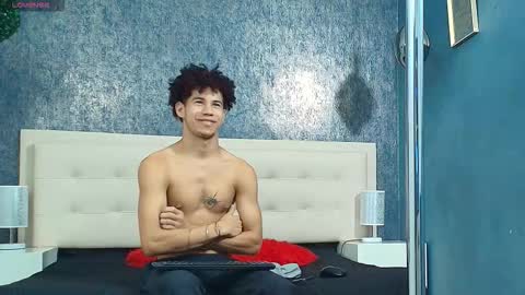 Snapshot of erick_zhimerman chatting on 11/27/25, 06:04 online show from 11/27/25, 06:04