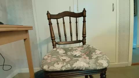 Snapshot of erik5552 chatting on 04/12/26, 08:08 Erik online show from 04/12/26, 08:08