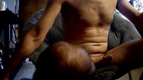 Snapshot of erik_plays_hockey chatting on 10/22/25, 05:13 Erik plays hockey online show from 10/22/25, 05:13