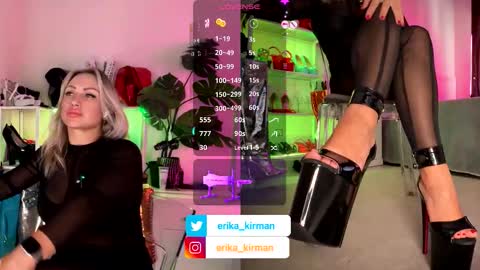 Erika      online show from 09/12/25, 12:49