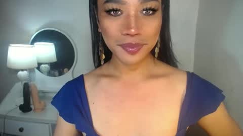 Snapshot of erika_madrigal chatting on 09/18/25, 10:12 erika_madrigal online show from 09/18/25, 10:12