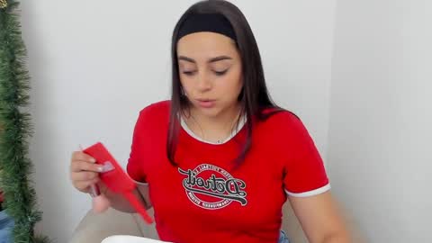 Snapshot of erika_mendez1 chatting on 12/20/24, 07:50 Erika Mendez online show from 12/20/24, 07:50