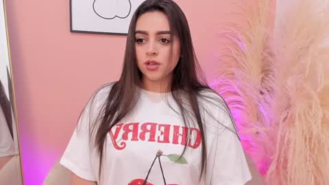 Snapshot of erika_mendez1 chatting on 01/28/25, 08:04 Erika Mendez online show from 01/28/25, 08:04