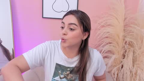 Snapshot of erika_mendez1 chatting on 02/03/25, 06:39 Erika Mendez online show from 02/03/25, 06:39