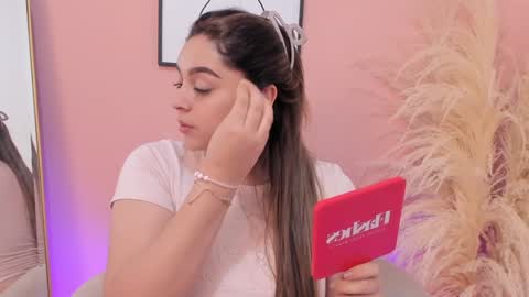 Snapshot of erika_mendez1 chatting on 02/06/25, 08:45 Erika Mendez online show from 02/06/25, 08:45