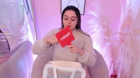 Snapshot of erika_mendez1 chatting on 09/20/25, 07:48 Erika Mendez online show from 09/20/25, 07:48