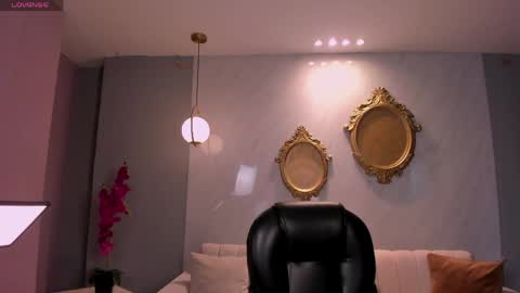 Snapshot of erikabenz chatting on 03/26/26, 12:11 Erika Benz online show from 03/26/26, 12:11