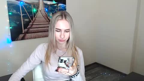 Erika online show from 01/20/25, 04:01