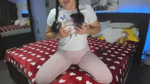 Snapshot of erikagold chatting on 05/02/26, 03:33 ErikaGold online show from 05/02/26, 03:33