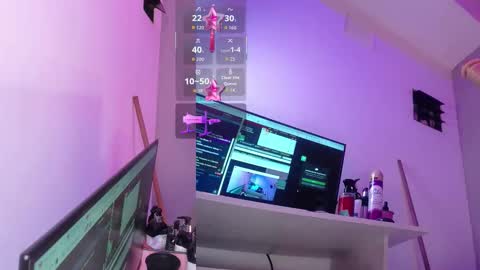 Snapshot of erikamontiel__ chatting on 11/20/25, 10:09 Erika online show from 11/20/25, 10:09