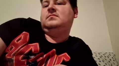 Snapshot of erikstar chatting on 12/21/25, 12:07 erikstar online show from 12/21/25, 12:07