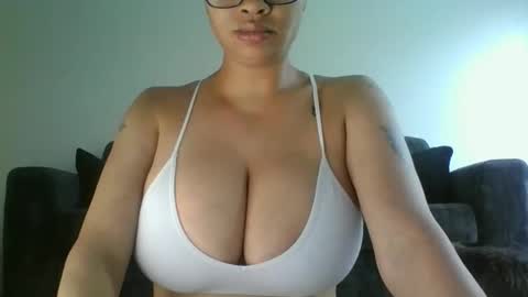 Snapshot of erin2025 chatting on 04/09/26, 08:36 erin2025 online show from 04/09/26, 08:36