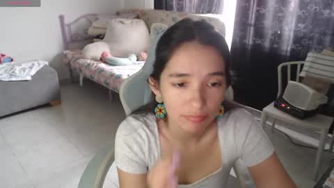 Snapshot of erina_1 chatting on 04/26/26, 04:59 erina_1 online show from 04/26/26, 04:59