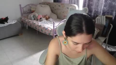 Snapshot of erina_1 chatting on 05/11/26, 06:27 erina_1 online show from 05/11/26, 06:27