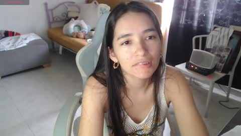 Snapshot of erina_1 chatting on 06/04/26, 05:30 erina_1 online show from 06/04/26, 05:30