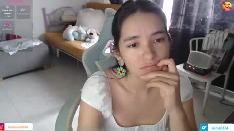 Snapshot of erina_1 chatting on 06/05/26, 05:40 erina_1 online show from 06/05/26, 05:40