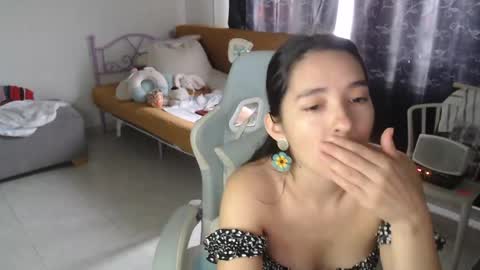 Snapshot of erina_1 chatting on 06/07/26, 06:22 erina_1 online show from 06/07/26, 06:22