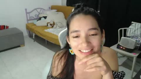Snapshot of erina_1 chatting on 06/08/26, 01:39 erina_1 online show from 06/08/26, 01:39