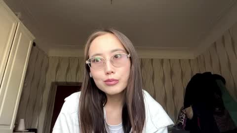 Snapshot of erinnthurmond chatting on 05/23/26, 10:19 Luna online show from 05/23/26, 10:19