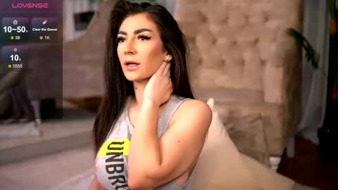 Snapshot of erisvesper chatting on 11/18/25, 03:45 Eris online show from 11/18/25, 03:45