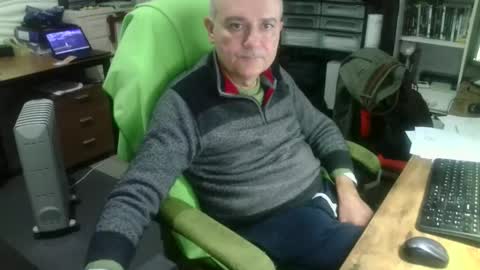 ernello online show from 10/22/25, 04:13