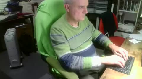 ernello online show from 10/25/25, 11:43