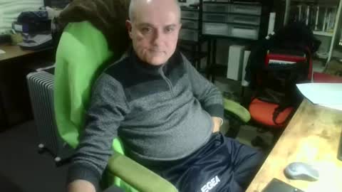 Snapshot of ernello chatting on 12/20/25, 09:22 ernello online show from 12/20/25, 09:22