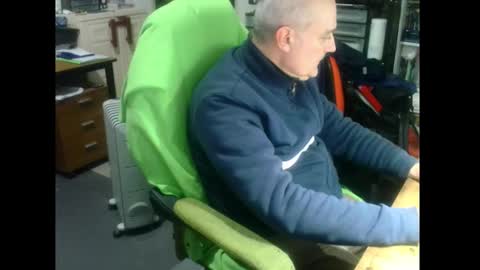 Snapshot of ernello chatting on 01/12/26, 06:35 ernello online show from 01/12/26, 06:35