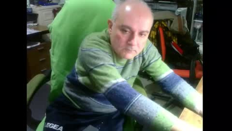 Snapshot of ernello chatting on 01/13/26, 10:04 ernello online show from 01/13/26, 10:04
