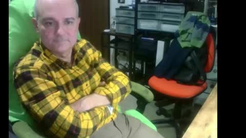 Snapshot of ernello chatting on 01/14/26, 12:33 ernello online show from 01/14/26, 12:33