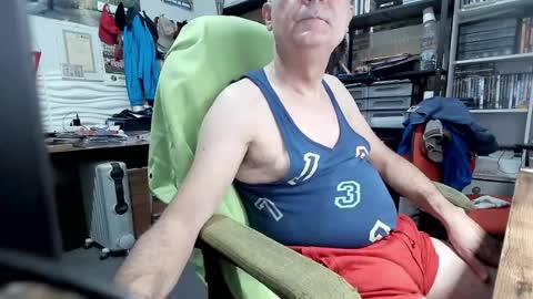 Snapshot of ernello chatting on 06/07/26, 06:06 ernello online show from 06/07/26, 06:06