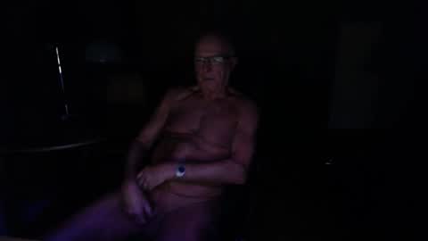 Snapshot of eroen chatting on 09/14/25, 11:59 eroen online show from 09/14/25, 11:59