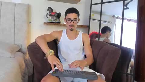 Snapshot of eros_becker_ chatting on 03/07/26, 07:00 eros_becker_ online show from 03/07/26, 07:00