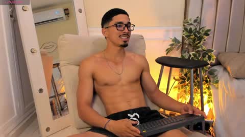 Snapshot of eros_becker_ chatting on 04/09/26, 02:22 eros_becker_ online show from 04/09/26, 02:22