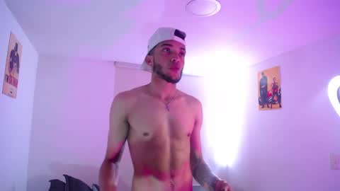 Snapshot of eros_chipre chatting on 12/31/24, 02:47 Eros online show from 12/31/24, 02:47