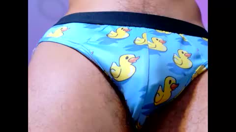 Snapshot of eros_chipre chatting on 12/15/25, 08:13 Eros online show from 12/15/25, 08:13