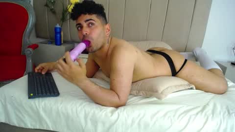 Snapshot of eros_kai chatting on 10/18/25, 05:10 Eros Kai online show from 10/18/25, 05:10