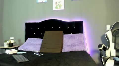 Eros Lux1 online show from 04/02/26, 01:09