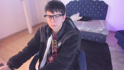 Snapshot of eross_guyy chatting on 09/14/25, 03:27 Camilo online show from 09/14/25, 03:27