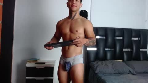 Snapshot of erosscott chatting on 09/23/25, 02:09 Eros online show from 09/23/25, 02:09