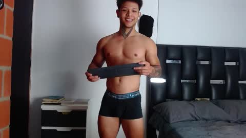 Snapshot of erosscott chatting on 09/27/25, 05:51 Eros online show from 09/27/25, 05:51